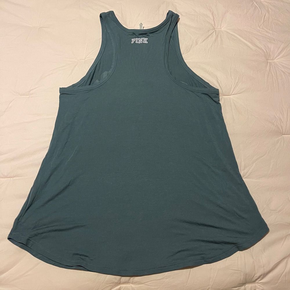 LIKE NEW VS PINK LONDON TANK - Picture 2 of 3